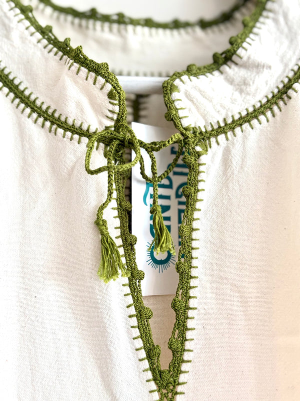 New! Vestido Morelia manga corta ribete oliva