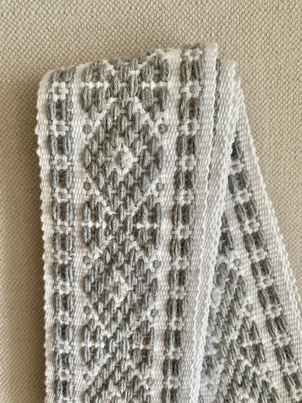 Cinturón/Fajín blanco y gris plata