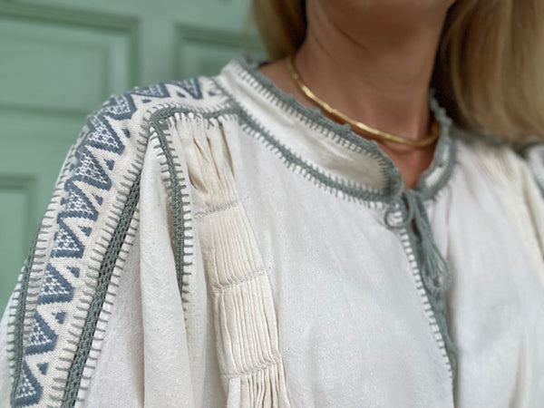 Blusa Morelia gris perla