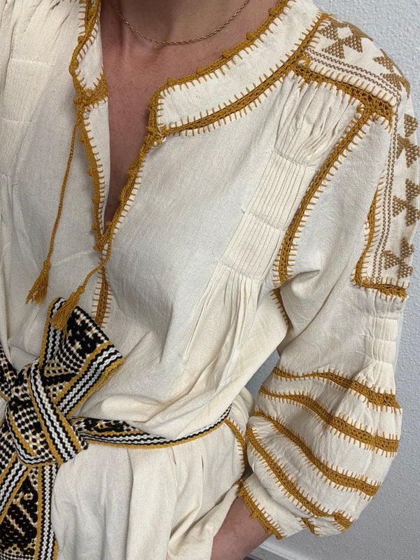 Blusa Morelia ribete oro