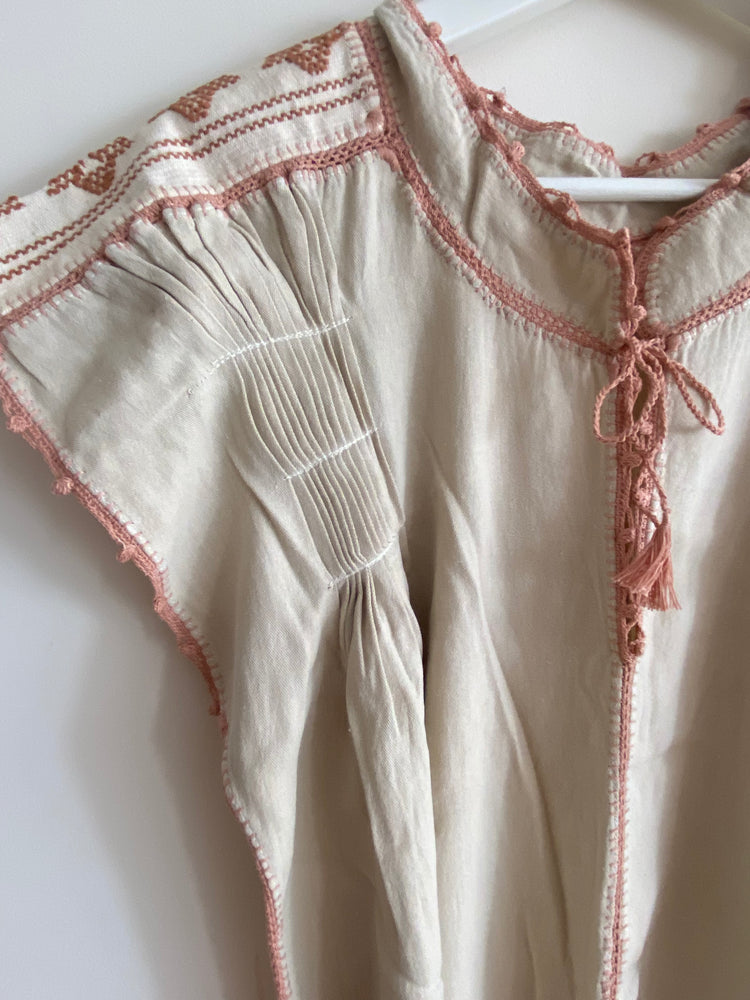 New! Vestido Morelia manga corta ribete maquillaje